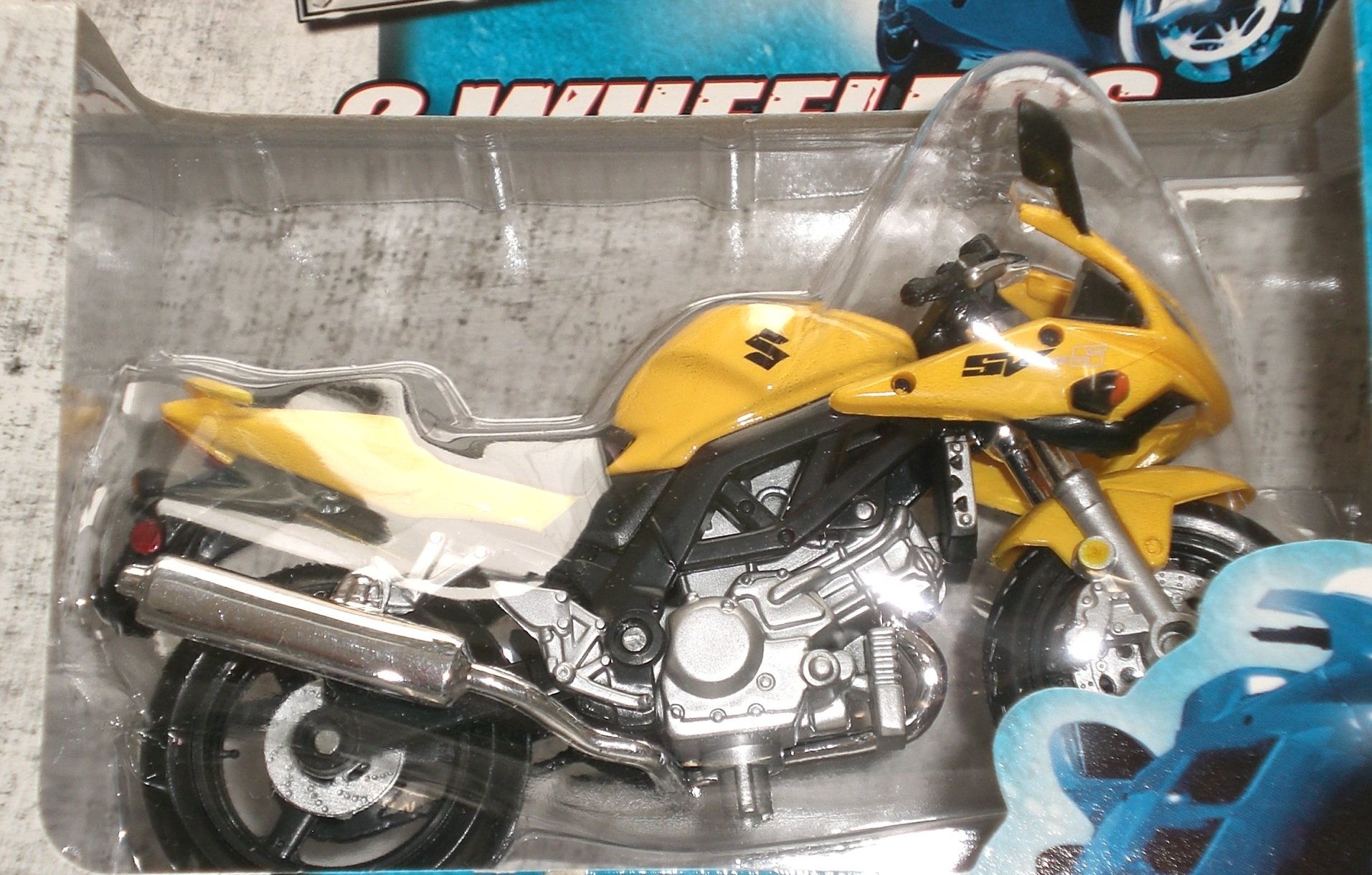 Amazon.co.jp: Fresh METAL 1/18 2 WHEELERS SUZUKI SV650 イエロー